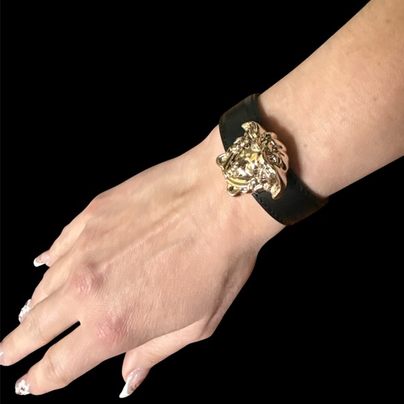 Versace Gold Medusa adjustable leather bracelet! NIB! - Picture 4 of 8